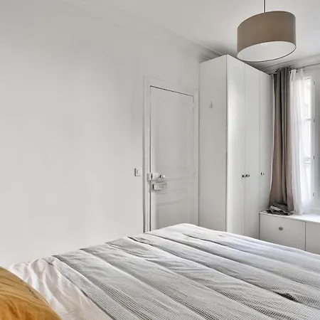 Spacieux Vue Montmartre * Parijs